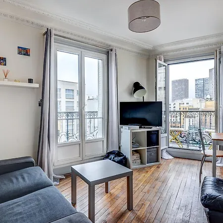 Caroline, F2 A Beaugrenelle Paris