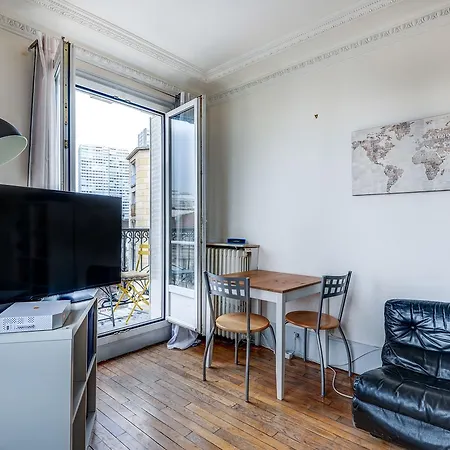Caroline, F2 A Beaugrenelle Apartment *